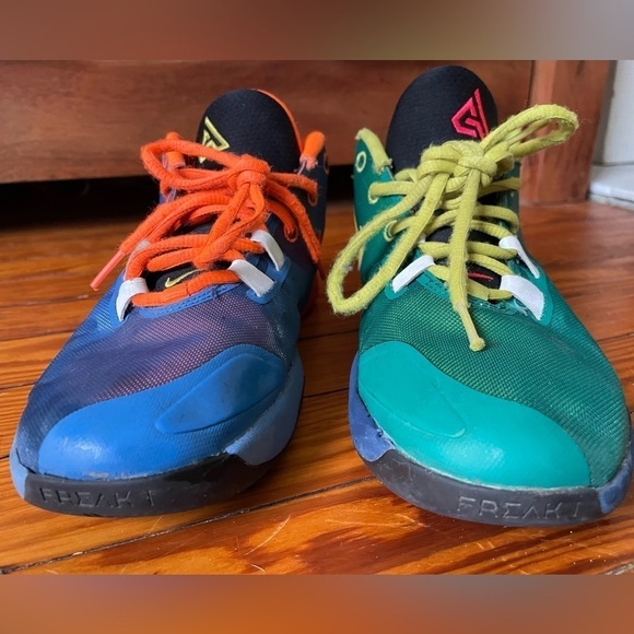 Nike Zoom Freak, kids 6, multicolor mid-rise basketball running active sneakers - Picture 8 of 13